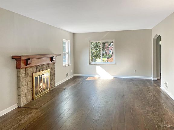 5th image of 3077 Queen City Ave