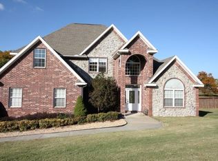 684 Whitcliff Dr, Cave Springs, AR 72718