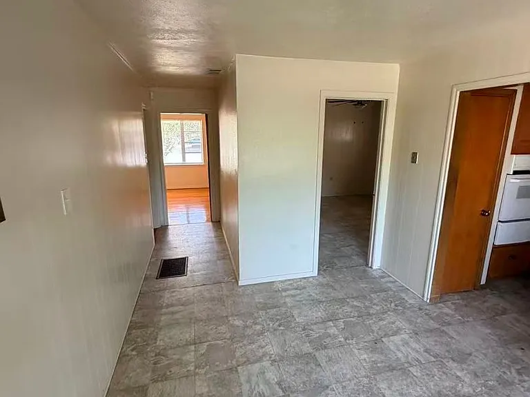 413 Frances Way — Photo 11