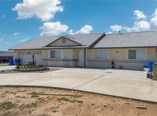 7375 Smoketree Rd, Phelan, CA 92371