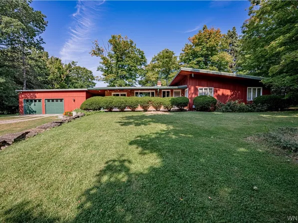 4854 Cam Lkpt Townline Rd, Lockport, NY 14095