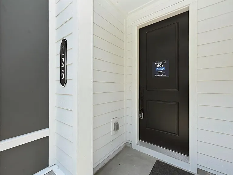 126 Zola Aly — Photo 6