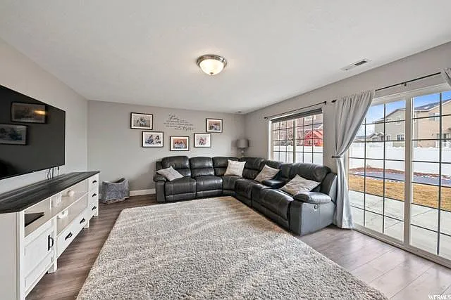 2212 N Pointe Meadow Loop — Photo 3