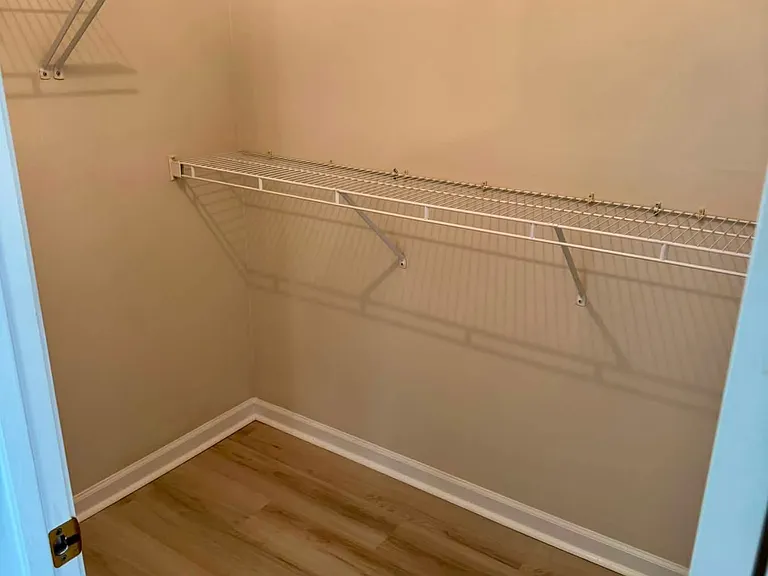 601 Windsor Dr — Photo 4