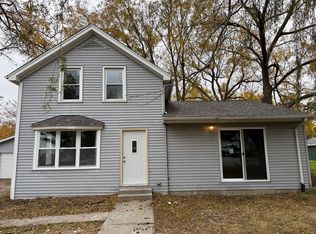 102 8th Ave, Mendota, IL 61342