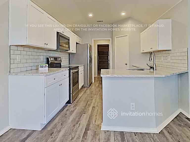 512 Bretts Way — Photo 8