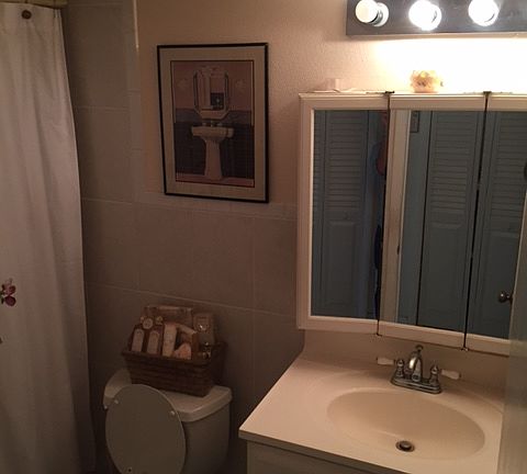 4th image of 20210 NE 2nd Ave APT V11