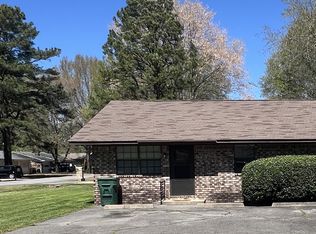 1806 Hutto St #B, Conway, AR 72032