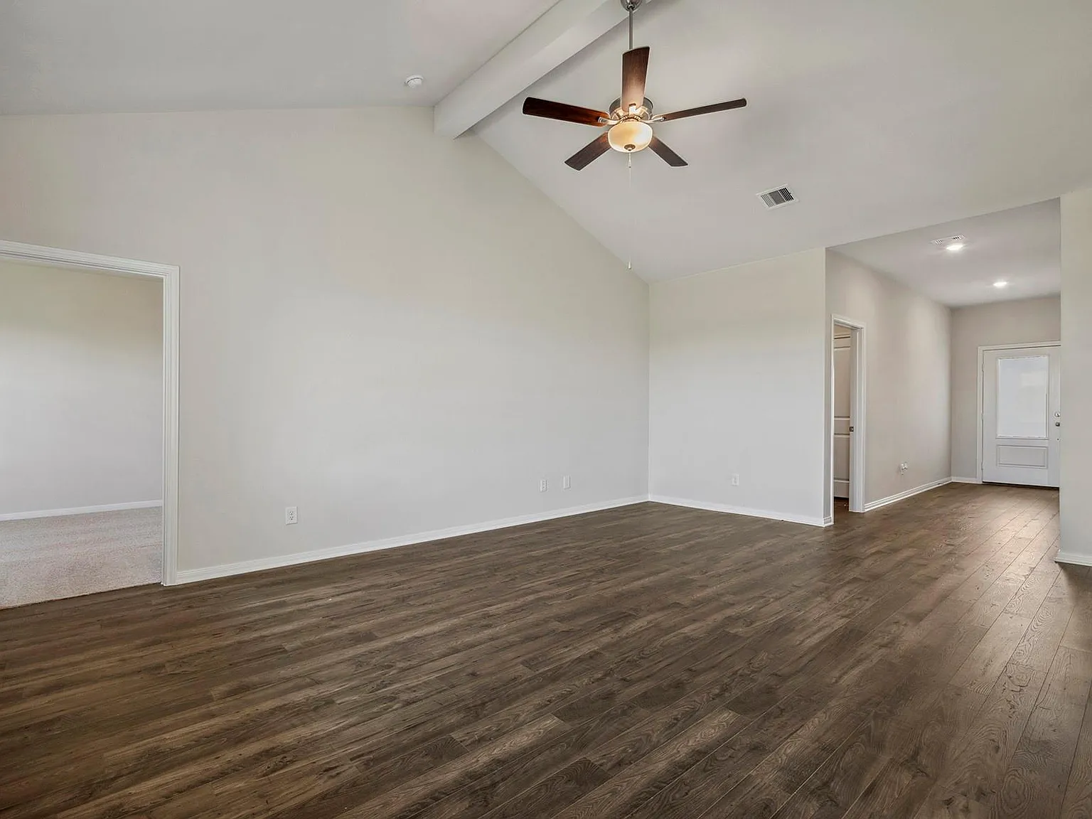 3 bed, 2.0 bath, 1658 sqft, $2,200 — Photo 3