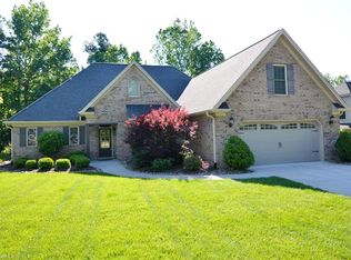 2264 Cambridge Oaks Dr, High Point, NC 27262