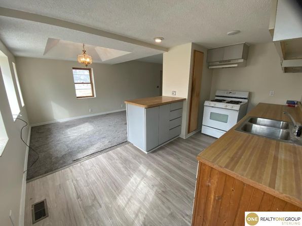 omaha-nebraska-442098574 picture