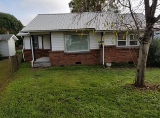 457 Riverbend St, Waynesville, NC 28786