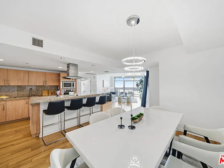 13650 Marina Pointe Dr #1603 — Photo 12