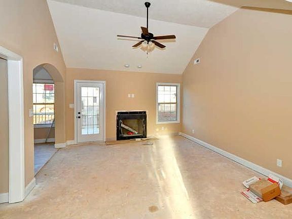 4th image of 374 Plantation Dr