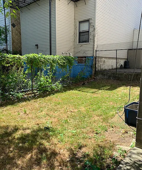 69 Bowers St — Photo 17