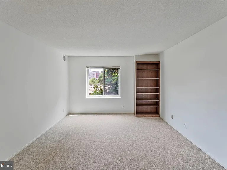 8360 Greensboro Dr #208 — Photo 37