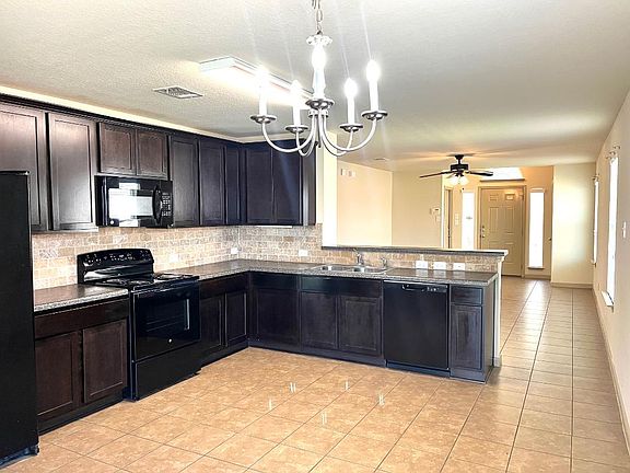 4th image of 777 Great Oaks Dr