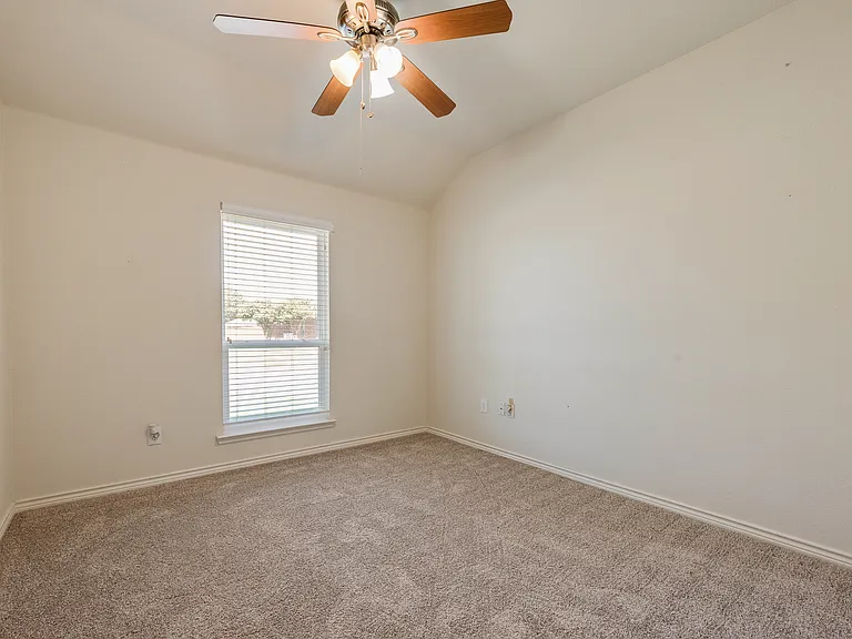 401 Idaho Ct — Photo 13