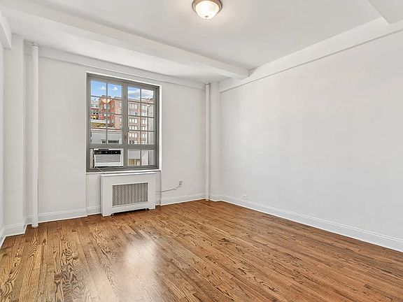 2nd image of 208 W 23rd St APT 1504