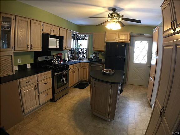 3rd image of 505 Plymouth Dr