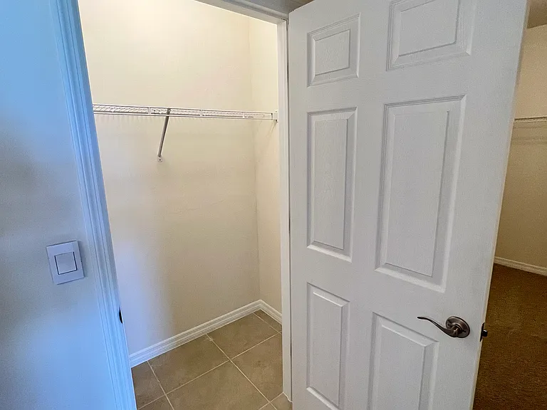 2518 NE 6th Pl — Photo 19