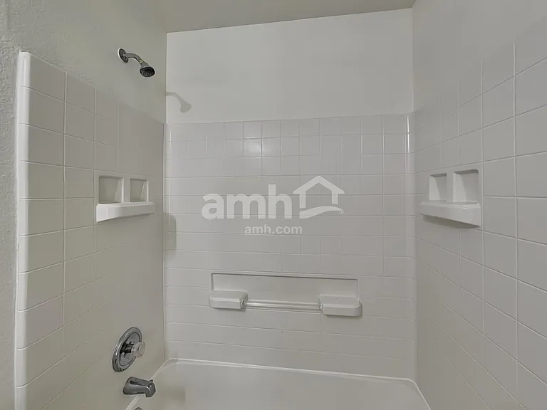 1701 Amberwood Loop — Photo 17