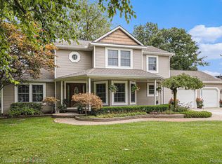 10150 Carmel Ct, Brighton, MI 48116