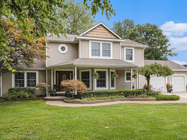 10150 Carmel Ct, Brighton, MI 48116