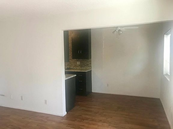 3rd image of 39 S Venice Blvd APT 2