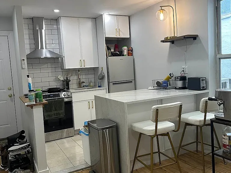 245 S 1st St #1R — Photo 9