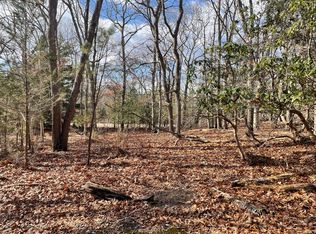 2 Leander Rd, Hampton Bays, NY 11946