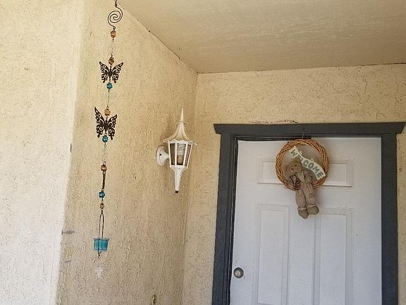 4th image of 15582 Sitting Bull St