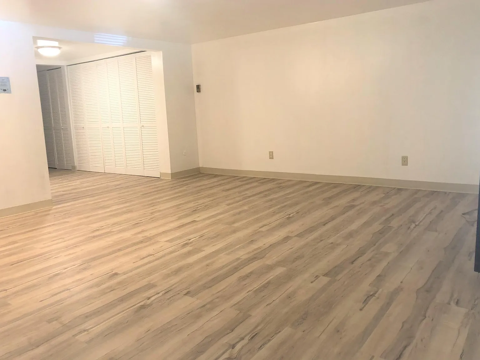 6350 Forward Ave — Photo 2