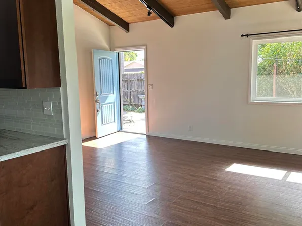 166 Kingston Ave APT C, Goleta, CA 93117