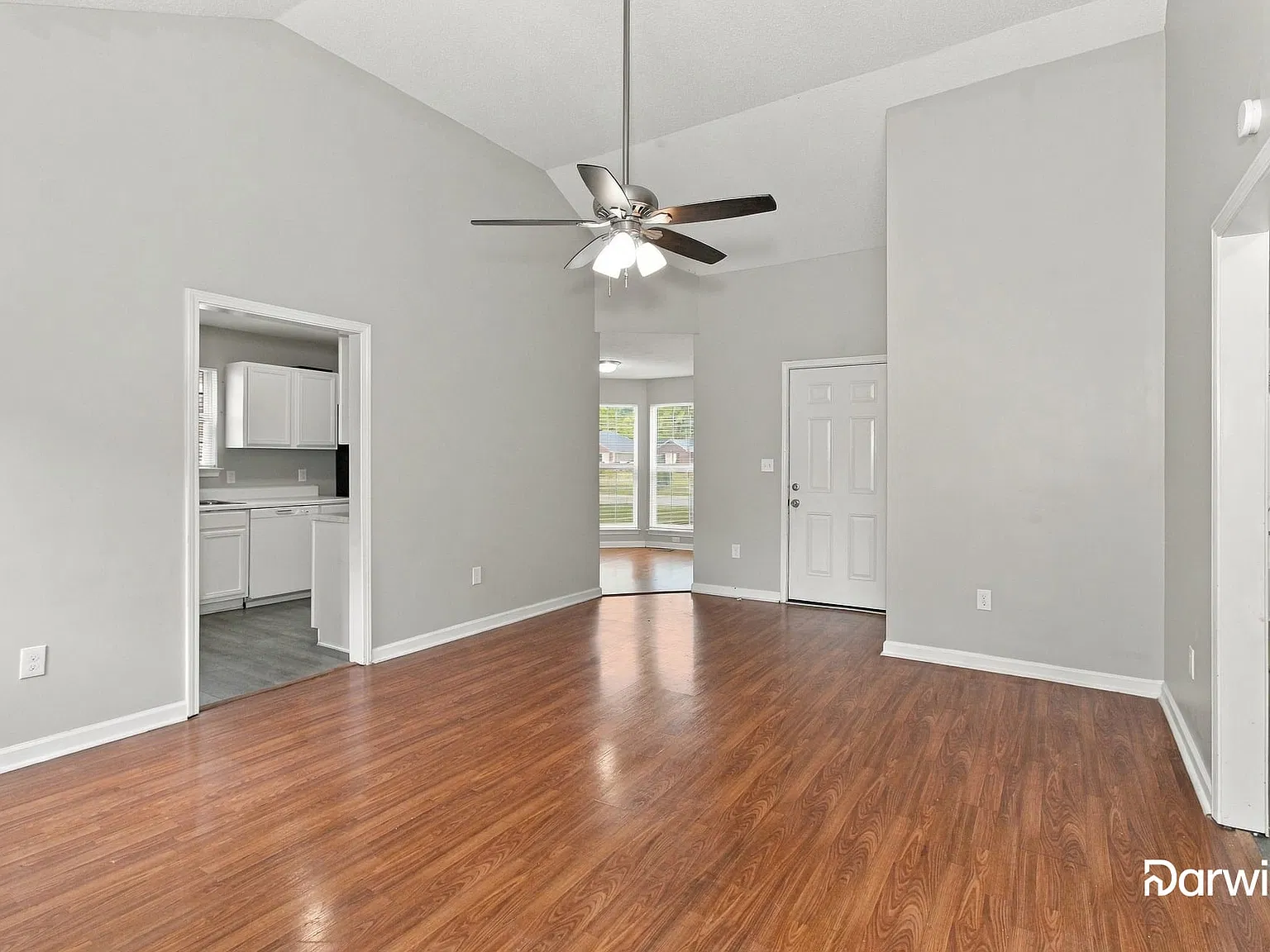 3 bed, 2.0 bath, 1256 sqft, $1,535 — Photo 3