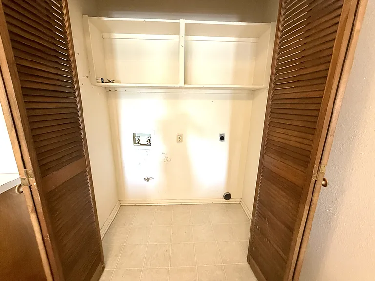 2208 Shenandoah Dr — Photo 16