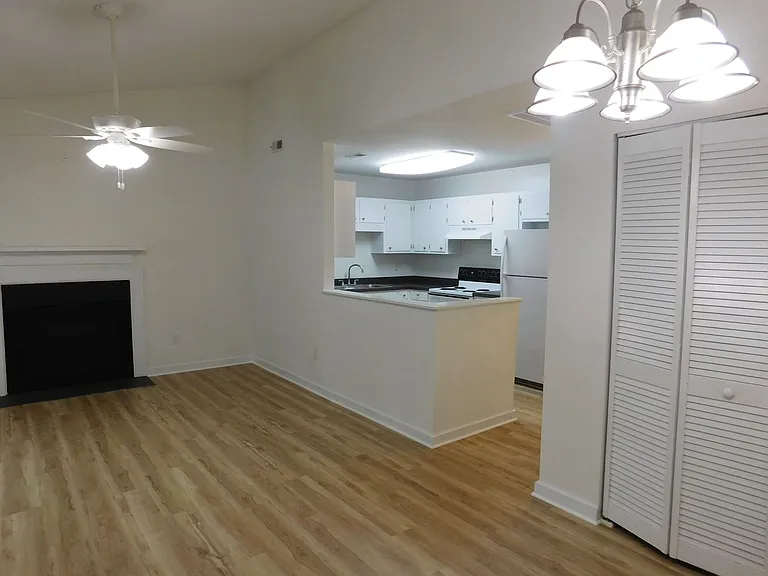 1522 College Way — Photo 4