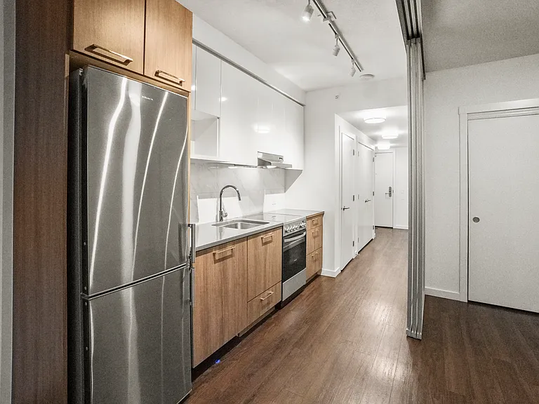 183 Georgia St E — Photo 102