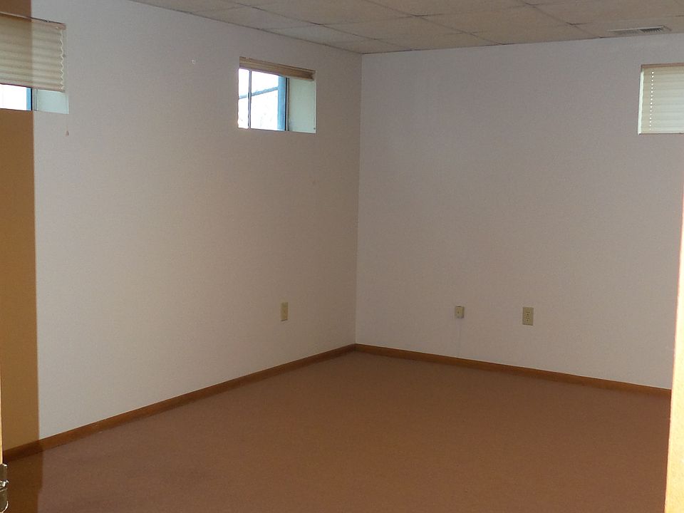 OFFICE OR TOY ROOM