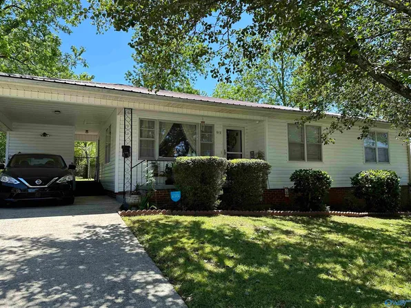 612 Oakdale Dr, East Gadsden, AL 35903