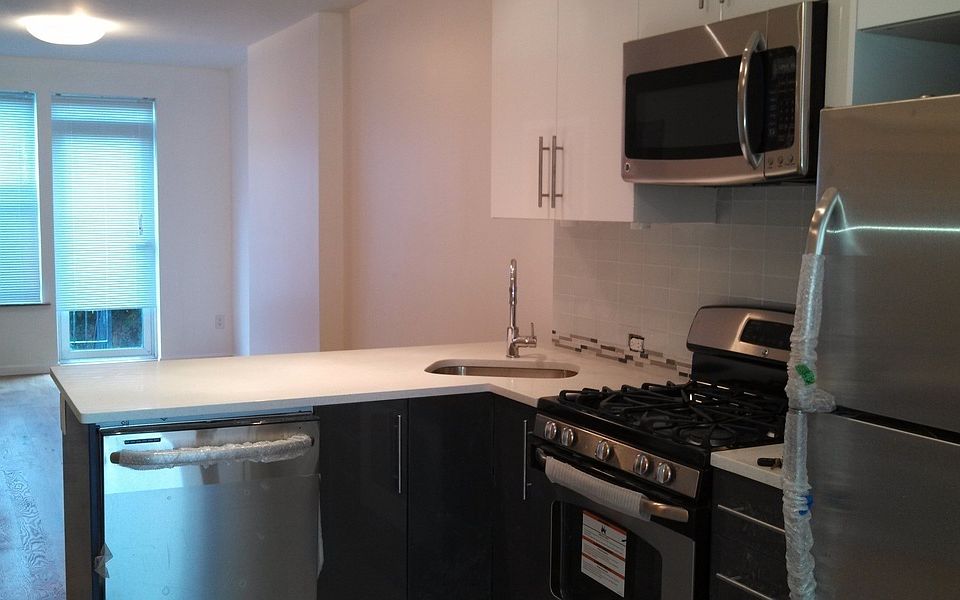 1st image of 422A 4th Ave APT 1