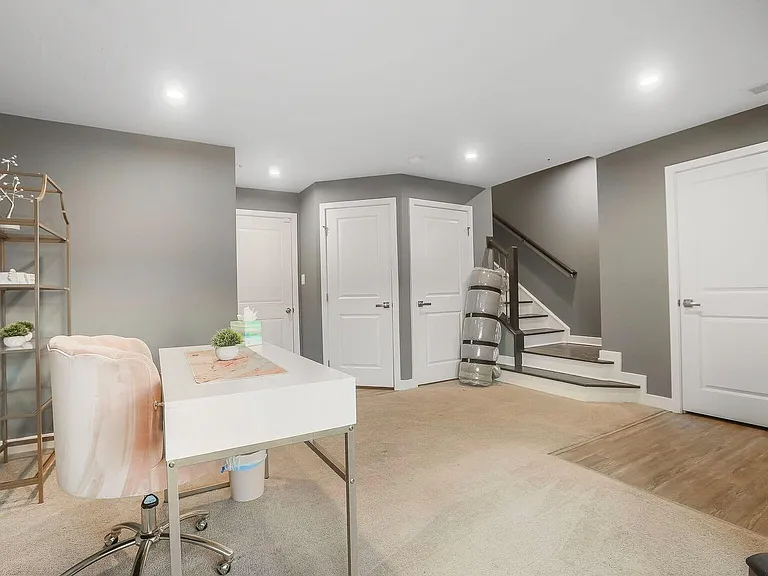 1020 N Durham St — Photo 4