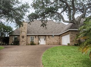 462 Augusta Dr, Rockport, TX 78382