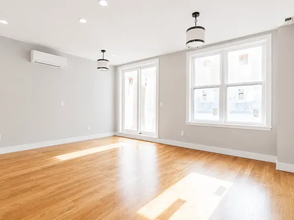 762 E 32nd St #3F, Brooklyn, NY 11210