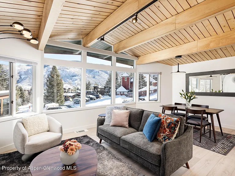 809 S Aspen St #2 — Photo 2