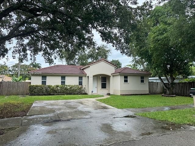 1st image of 21733 Ingraham Ave