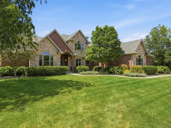 8826 Schafer Dr, Saint John, IN 46373