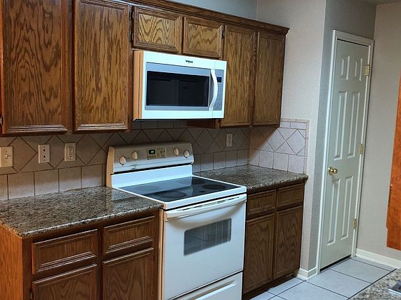 3rd image of 5104 Heather Ln #B