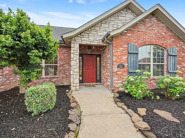 3903 SW Sycamore St, Bentonville, AR 72713