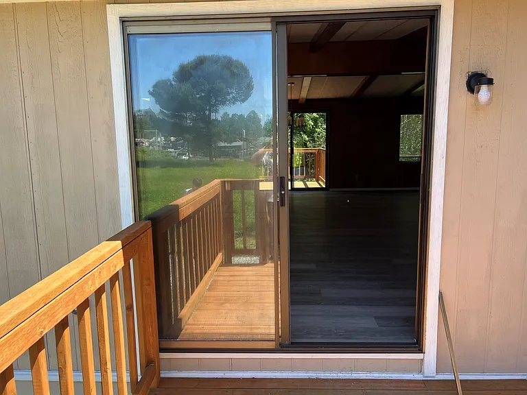 13217 Canyon Rd E — Photo 3